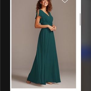 PLUS SIZE ✨ DAVIDS BRIDAL BRIDESMAID DRESS WITH FLUTTER SLEEVE - GREEN/EMERALD